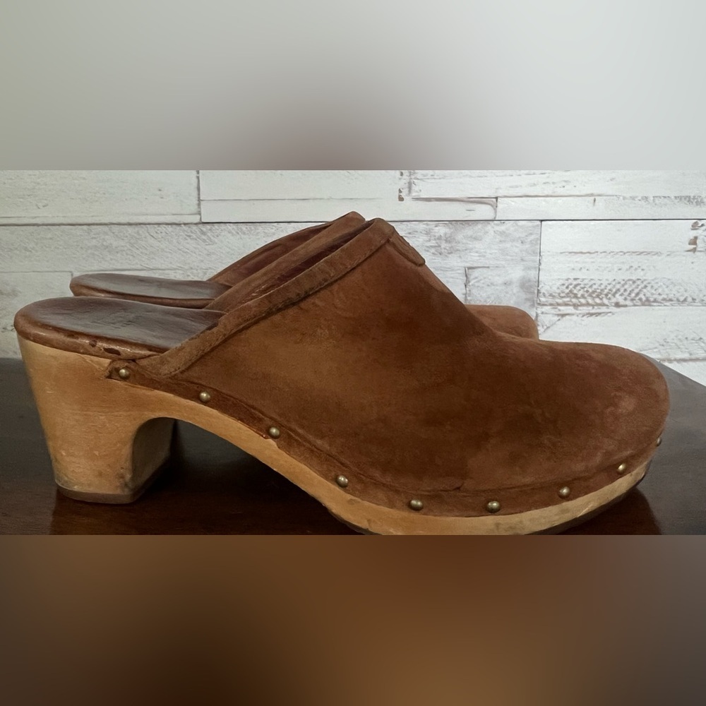 UGG Abbie Studded Suede Platform Clogs in size 9 - Picture 2 of 10
